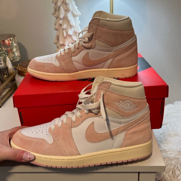 Air Jordan 1 Retro High OG - Picture 6 of 11